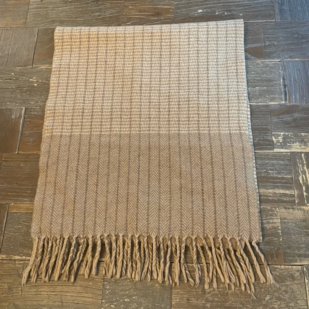 Vintage Echo Cashmere Houndstooth Fringe Scarf🖤